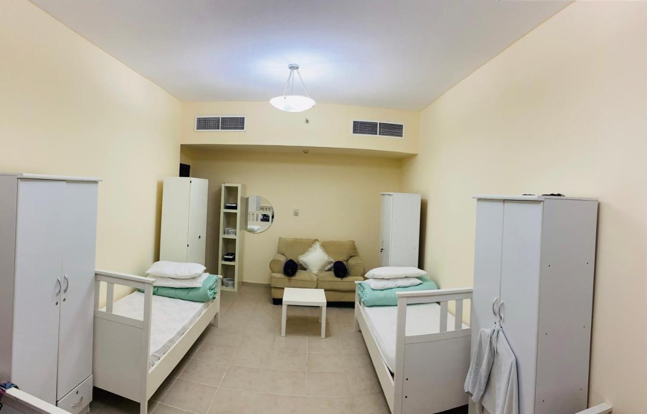 Nash Guest House Females Only Дубай Экстерьер фото